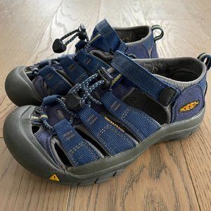 KEEN Unise Little Kid Newport Water Sandal